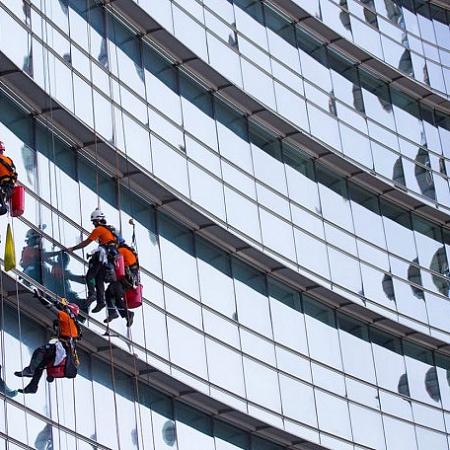 Мойка фасадов бизнес-центра в Краснодаре
